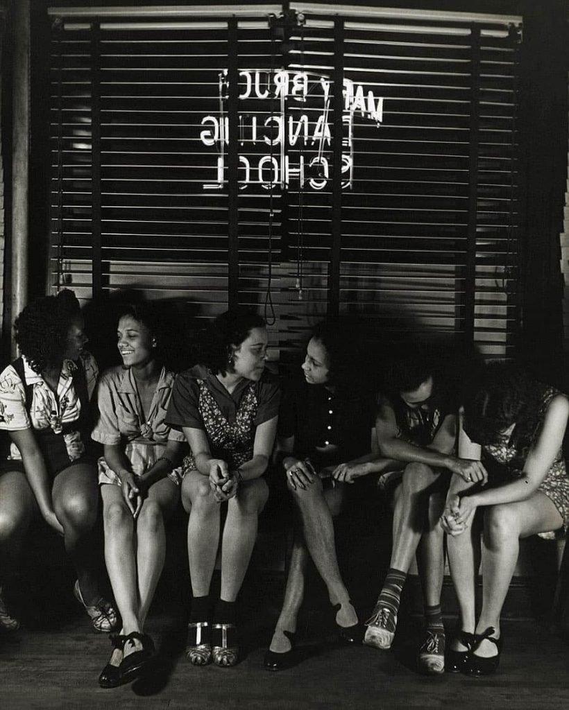 Image of dancer girls at the Mary Bruce Dancing School circa 1938.